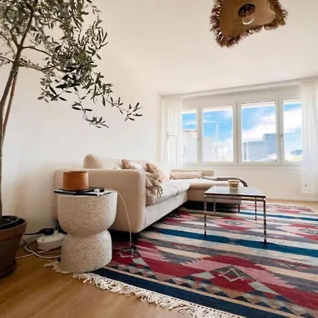 Moderne In Oerlikon! -201- Цюрих